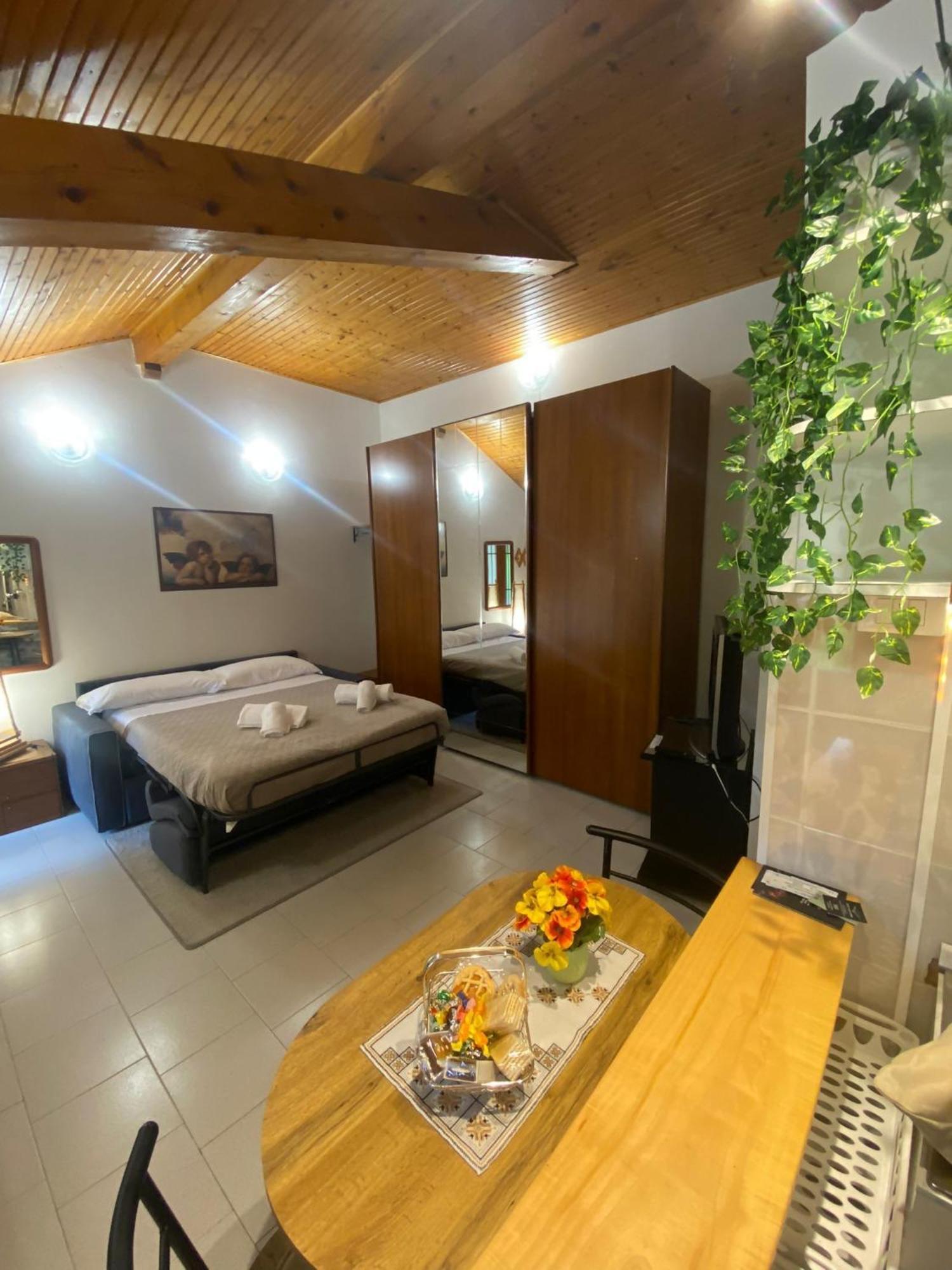 La Corte Dei Torri Loft On The Lake Oliveto Lario Kültér fotó