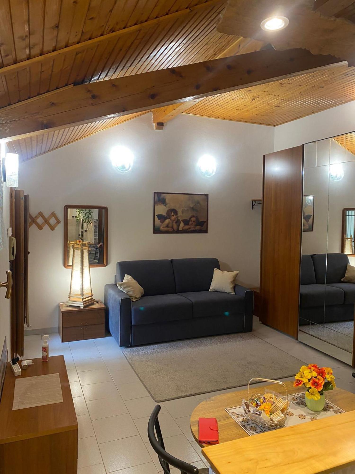 La Corte Dei Torri Loft On The Lake Oliveto Lario Kültér fotó